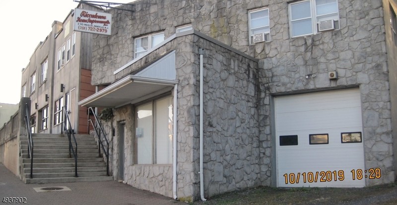 Primary Photo - 2 S Main St