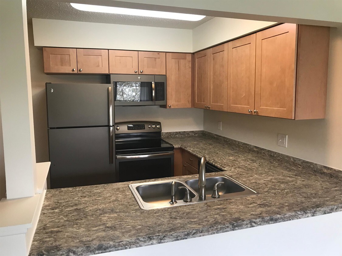 1810 Norfolk Dr Unit 151507, Essexville, MI 48732 Apartment for Rent