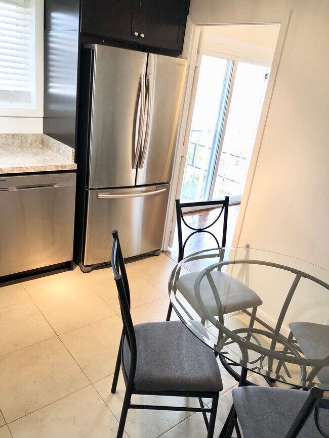 Foto del edificio - 4856 Brooks St NE