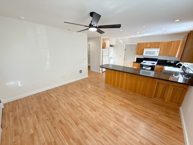 Foto del edificio - 1 Bed/1 Bath Cottage Style Home