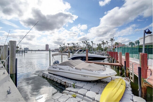 Building Photo - 250 S Ocean Blvd