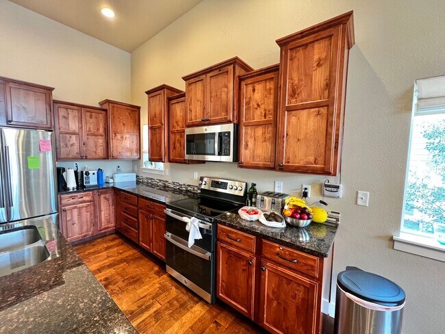 Foto del edificio - Beautiful 5 Bed House in North Fort Collins!