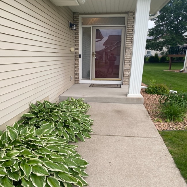 Building Photo - 21783 Linden Way