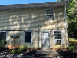 Building Photo - 78 Oak Ridge Dr