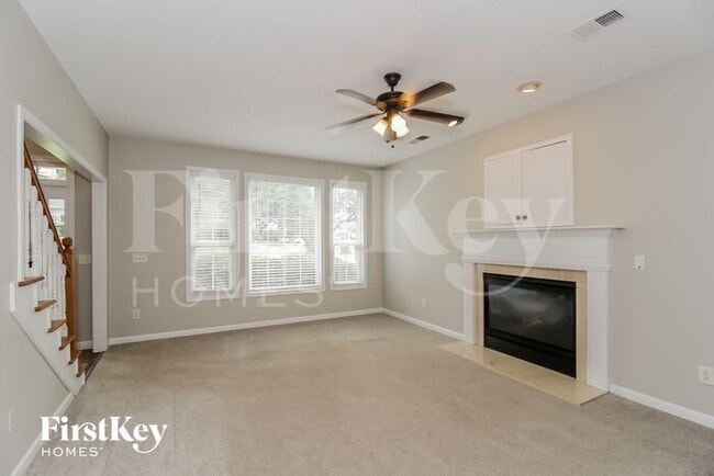 Foto del edificio - 27 Forest Point