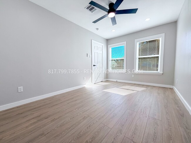 Building Photo - 6927 Moss Rose St