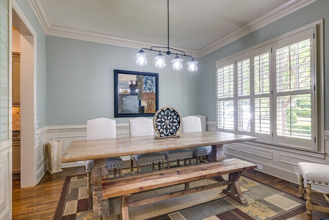 Foto del edificio - 444 Wild Elm St