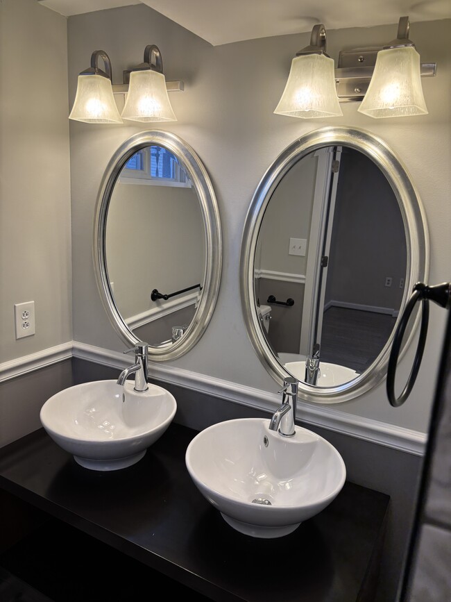 Foto del edificio - 403 Pepper Mill Dr