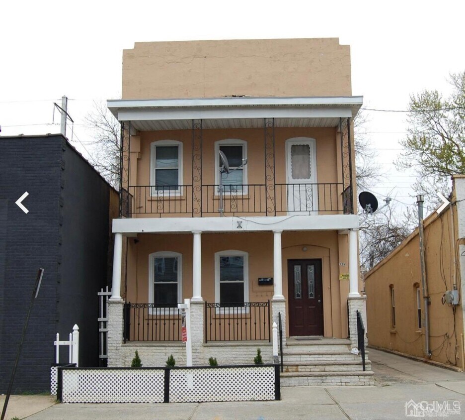 336 Elm St, Perth Amboy, NJ 08861 Room for Rent in Perth Amboy, NJ