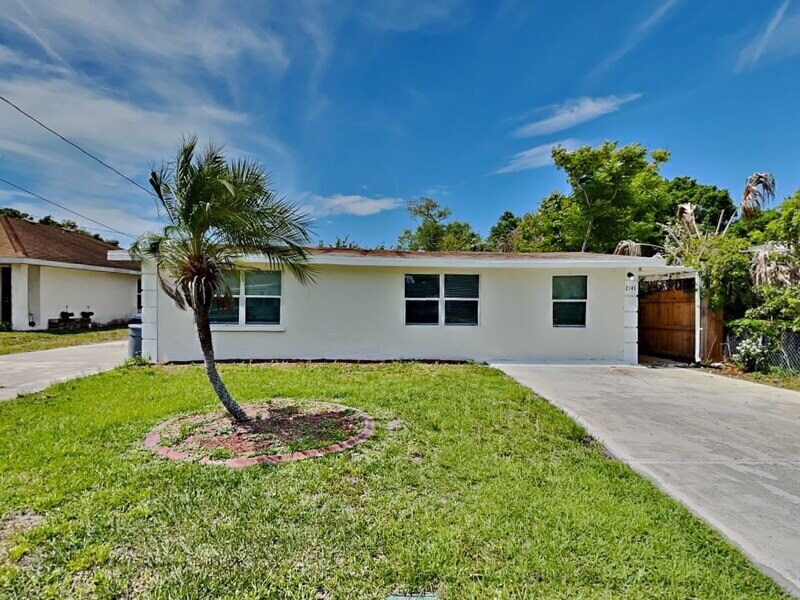 Primary Photo - 2141 Mango Ave