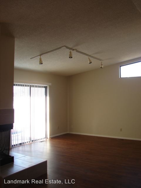 Foto del edificio - 1458 McArthur Ave
