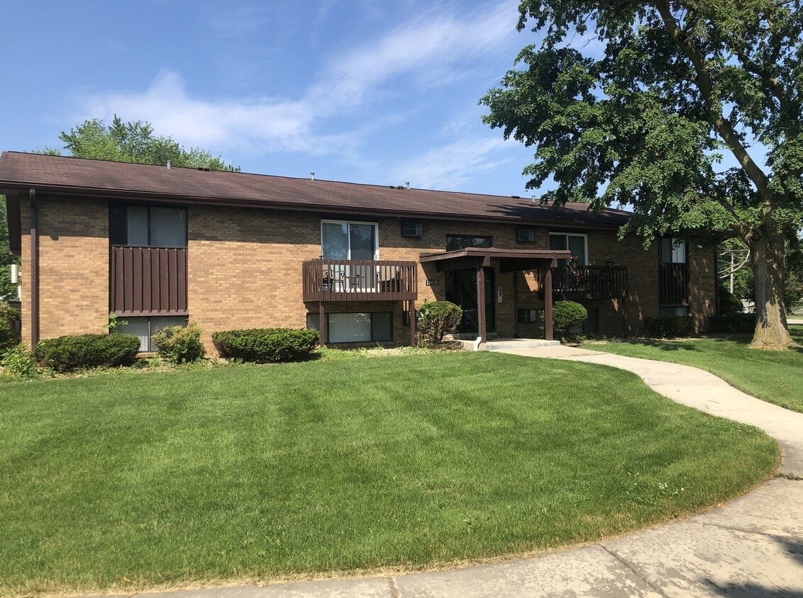 11631 Roberts St Unit 5, Mokena, IL 60448 Room for Rent in Mokena, IL