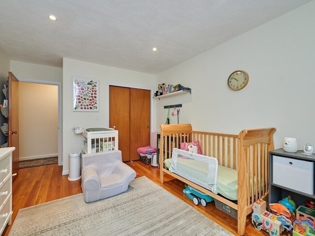 Building Photo - 46 Williams St