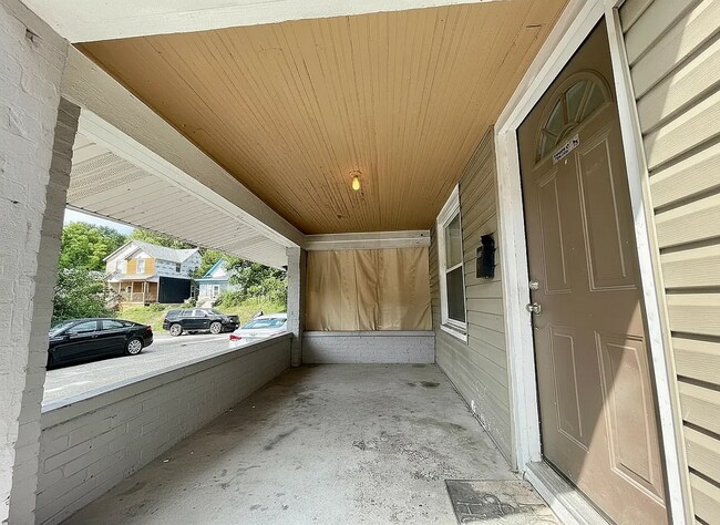 Foto del edificio - 2405 E 16th St