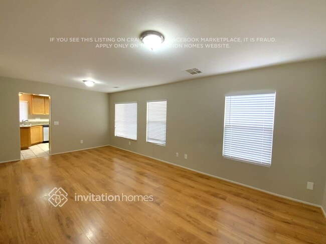 Foto del edificio - 10220 Crepe Myrtle Ct