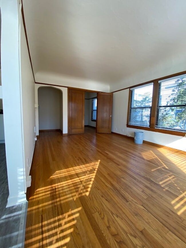 Interior Photo - Dixonian