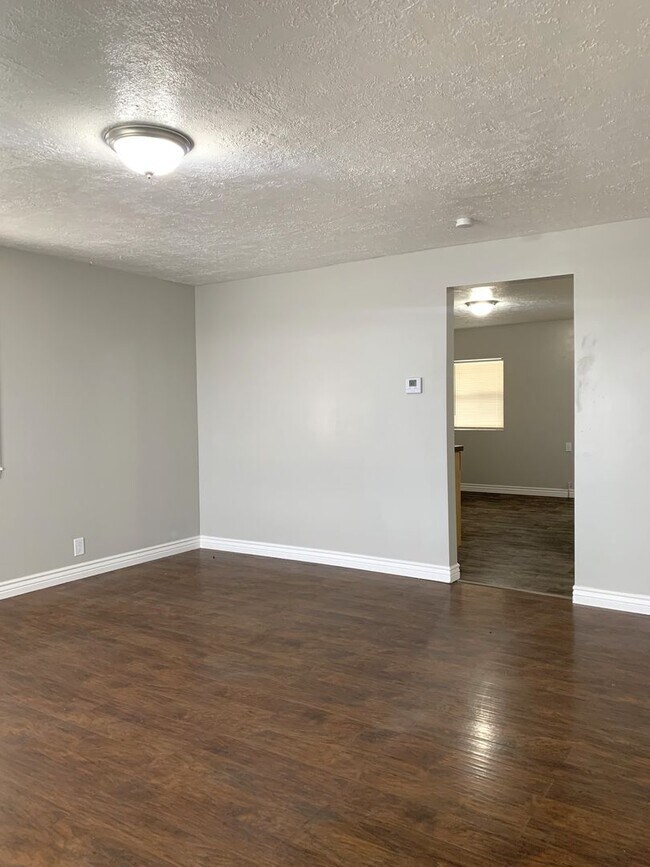 Foto del edificio - Treat Yourself Out with a $500 Visa Gift C...
