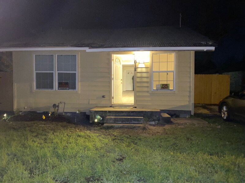 Primary Photo - 612 Rosewood St