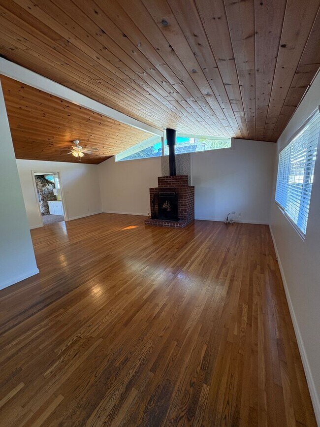 Foto del edificio - 217 Gridley Rd