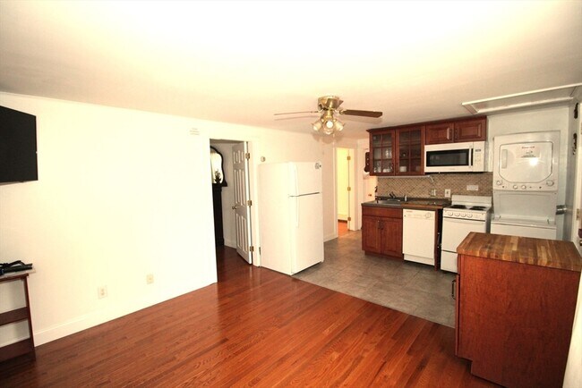 Building Photo - 218 Thurber Ave