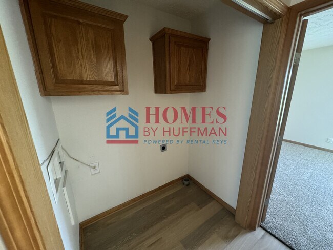 Building Photo - Three Bedroom Townhouse | Two Bath | Chandler