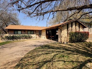 Building Photo - 161 N Broadleigh Rd