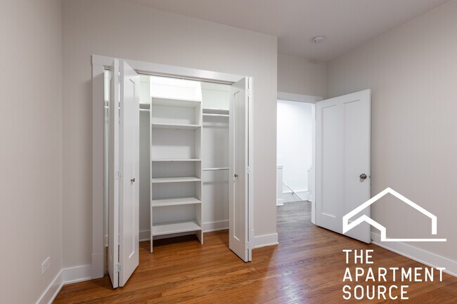 Foto del edificio - 3712 N Troy St