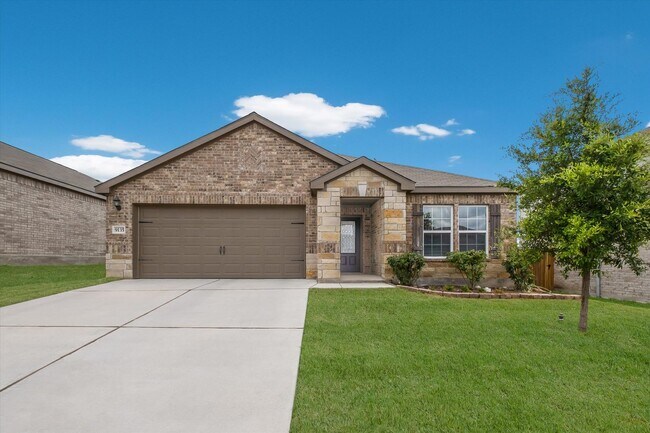 Foto del edificio - Stunning 4 bedrooms 2 baths single-story h...