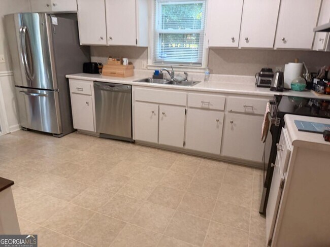 Building Photo - 3441 Brookhill Cir
