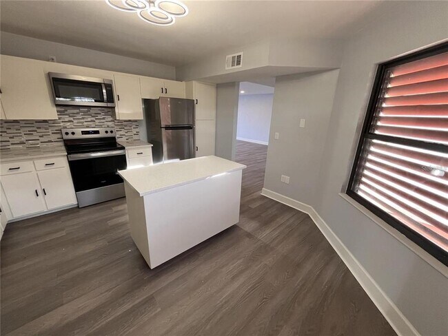 Foto del edificio - 314 Spring Lakes Blvd