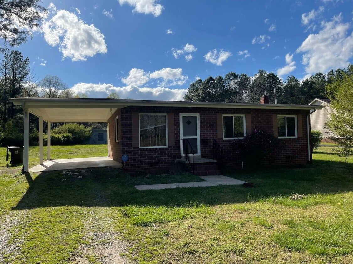 Primary Photo - Adorable Two Bedroom House in the New Have...