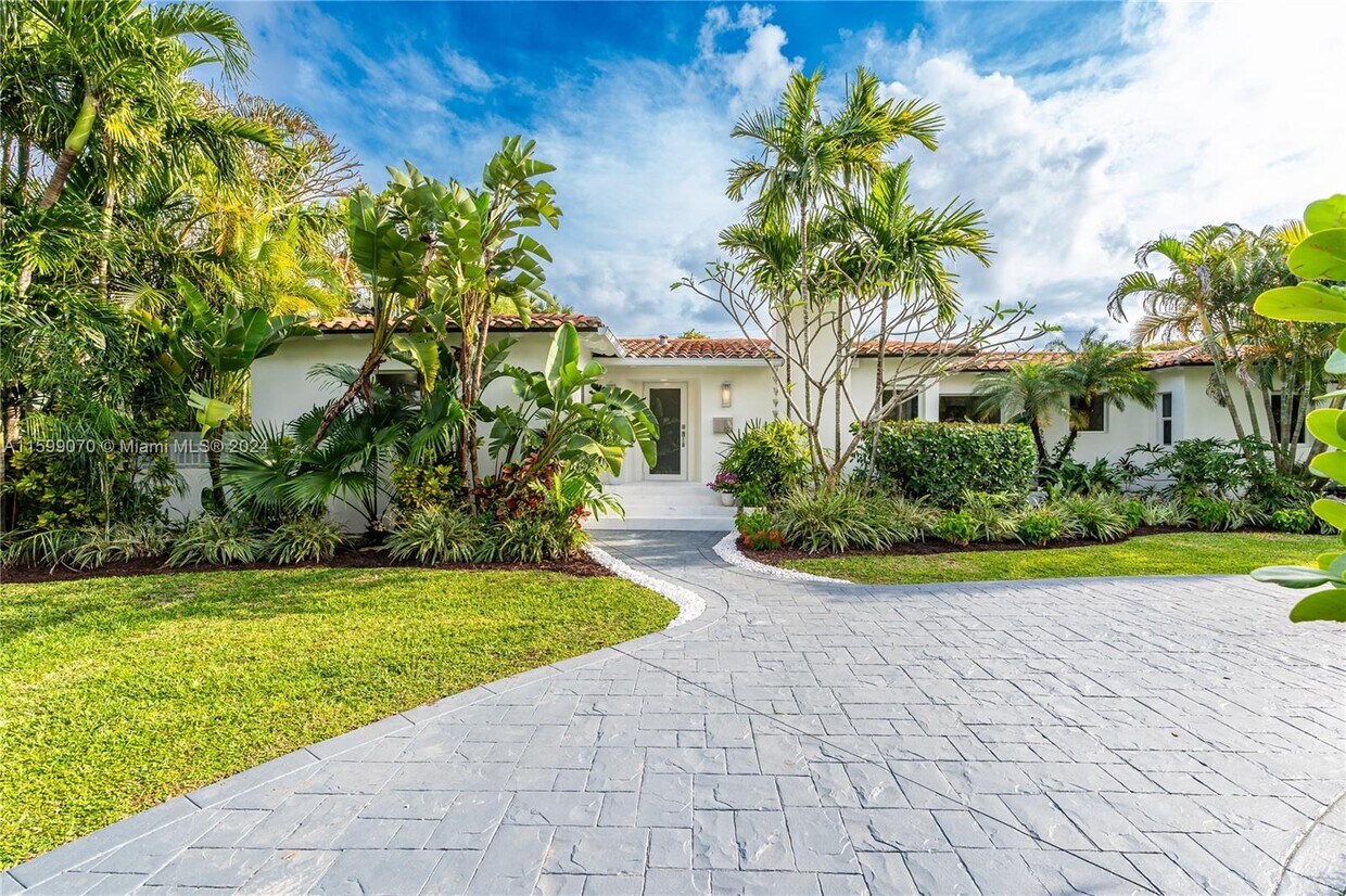 Foto principal - 822 NE 96th St