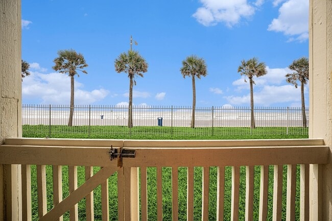 Foto del edificio - 7000 Seawall Blvd