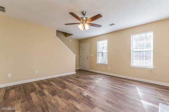 Foto del edificio - 112 Bainbridge Ct