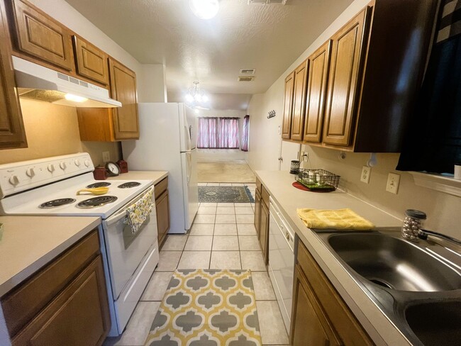 Foto del edificio - 9200 Snowberry Dr