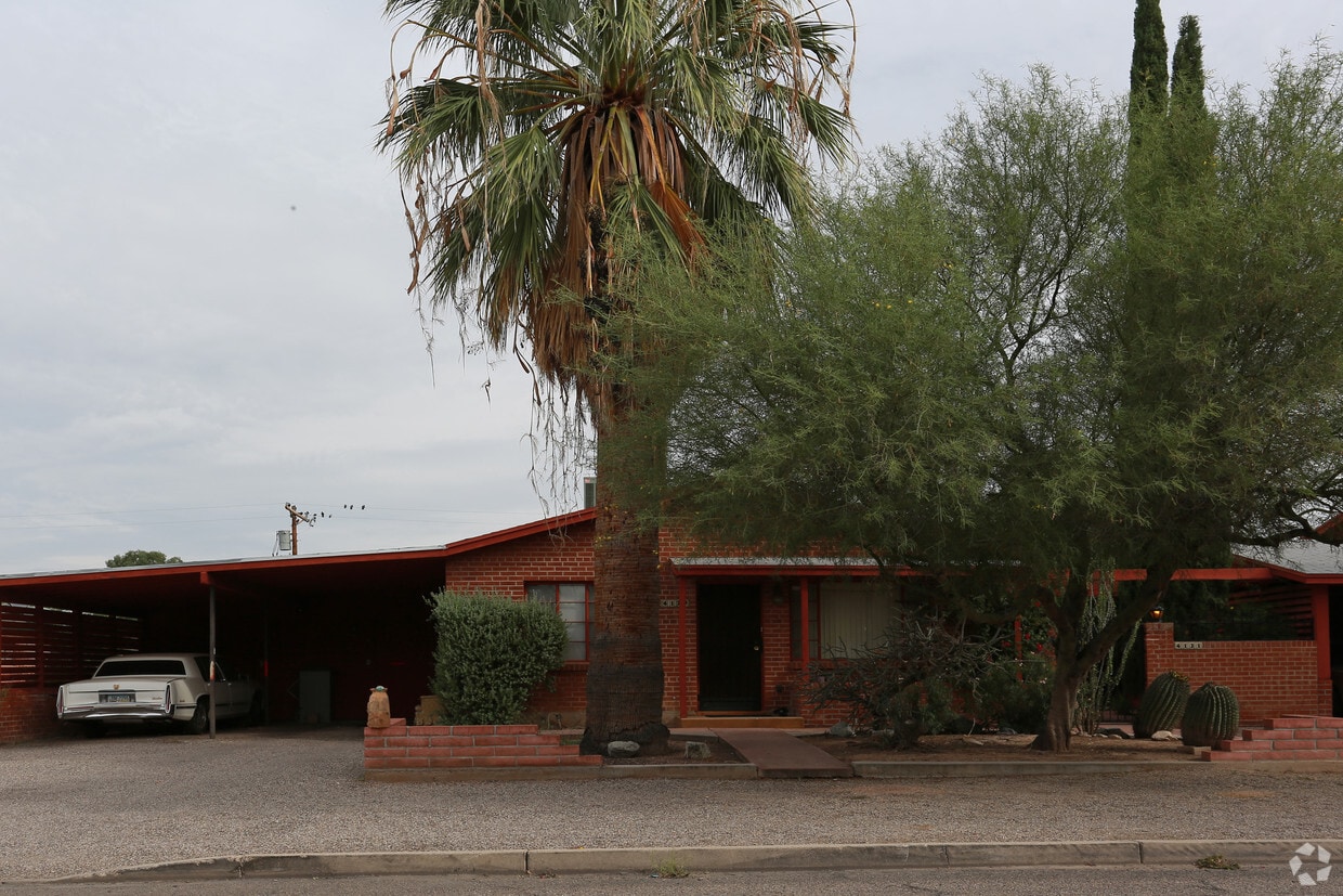 Building Photo - 4129-4171 E Brown Way