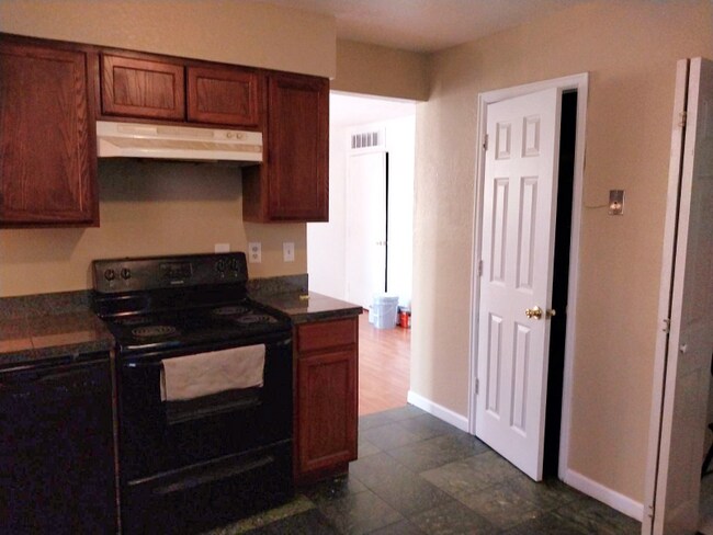 Foto del edificio - 6751 E 72nd Pl