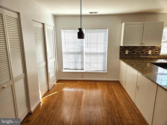 Building Photo - 19437 Rayfield Dr