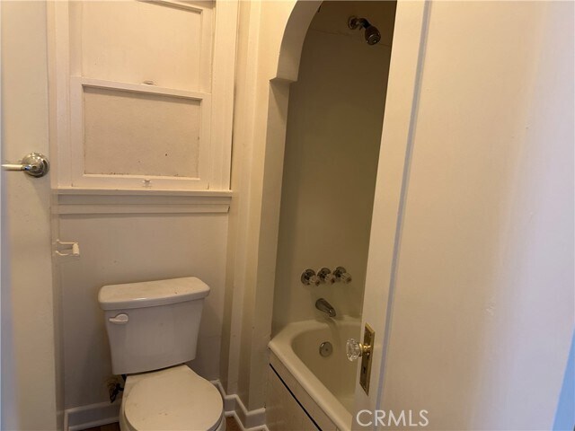 Building Photo - 529 W 22nd St