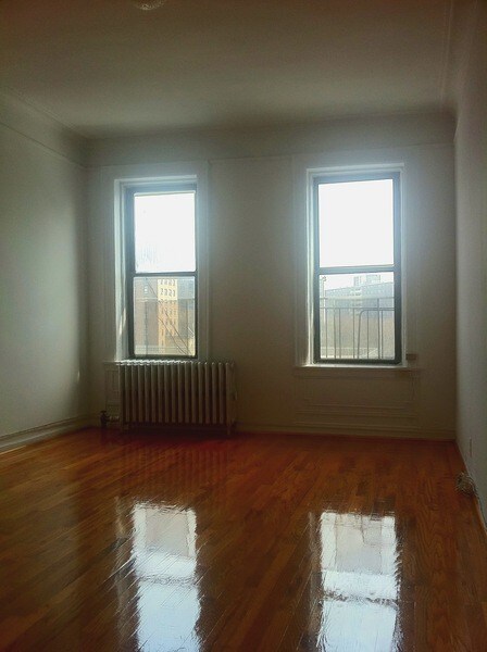 Primary Photo - 47 Cook St