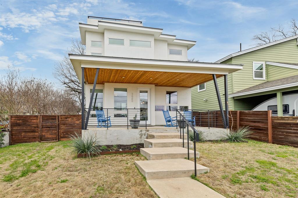 Foto principal - 2400 E 8th St