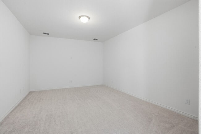 Building Photo - 537 Oakmoss St