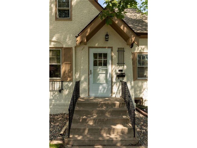 Building Photo - 1115 Washburn Ave S
