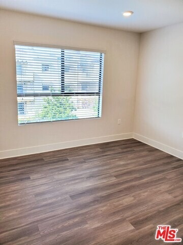 Building Photo - 5030 Rosewood Ave