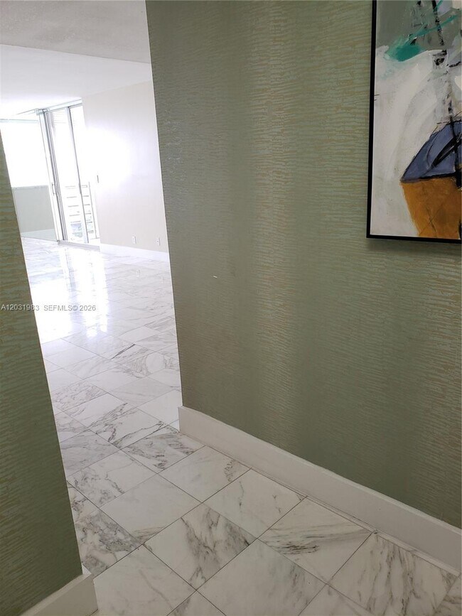 Foto del edificio - 100 Golden Isles Dr