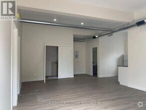 Building Photo - 423-423 Hamilton Rd