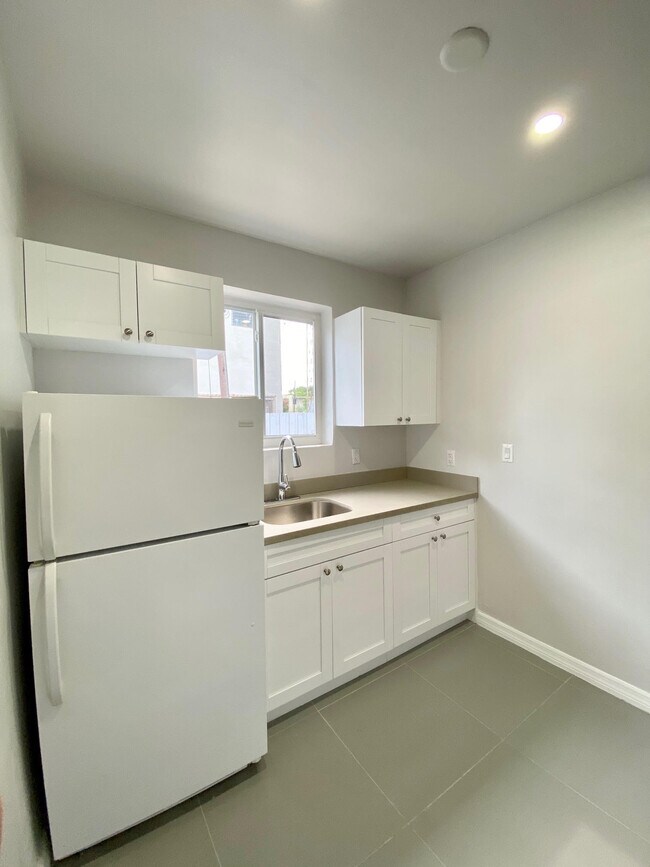 Building Photo - 60 NE 78th St
