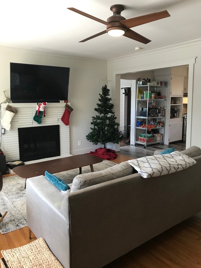 Living Room - 1915 Birchcrest Dr