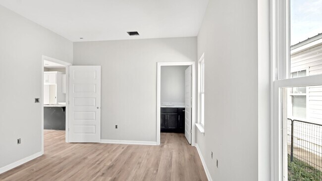 Foto del edificio - *** MOVE IN SPECIAL *** 3 BED 2 BATH