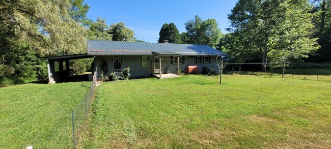 Building Photo - 203 Church Hollow Road